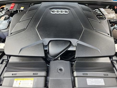 Used 2021 Audi Q8 Prestige AWD/4WD image 31