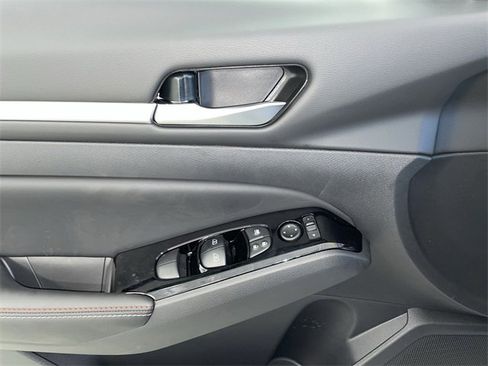 New 2025 Nissan Altima 2.5 SR w/ SR Premium Package image 22