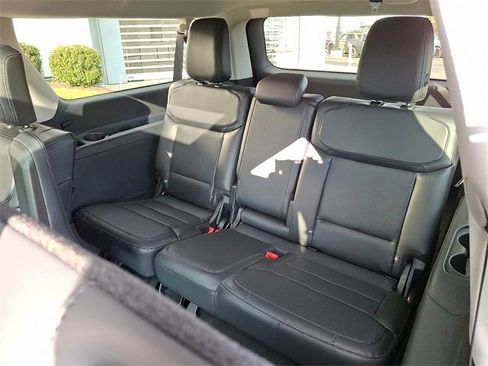 New 2025 Ford Expedition Max Platinum w/ Driver's Package image 7