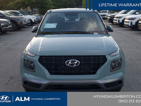 New 2026 Hyundai Venue SE FWD image 3