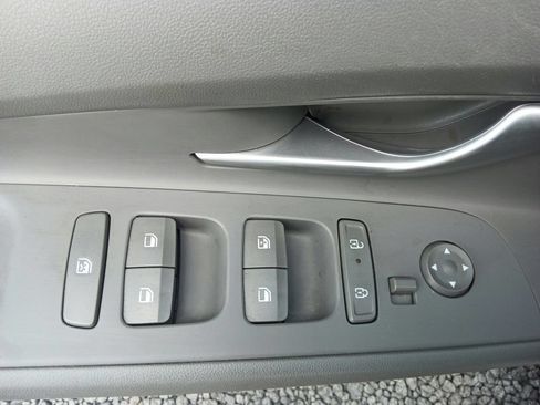 Used 2025 Hyundai Elantra SEL FWD image 18