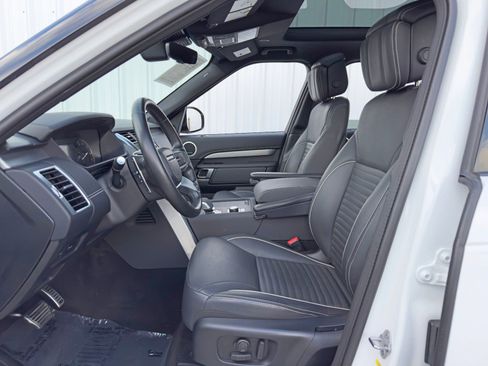 Used 2023 Land Rover Discovery S R-Dynamic image 17