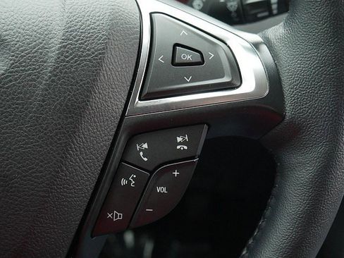 Used 2024 Ford Edge Titanium image 32