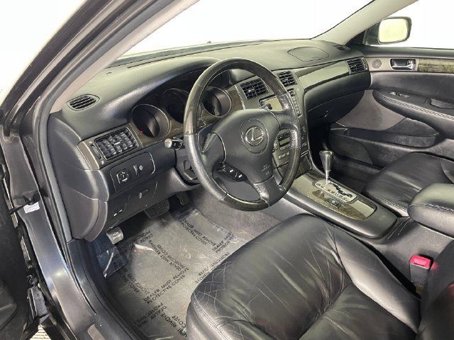 Used 2004 Lexus ES 330 FWD image 3