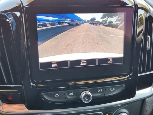 Used 2023 Chevrolet Traverse LT FWD image 7