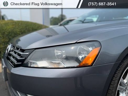 Used 2015 Volkswagen Passat TDI SEL Premium FWD image 12