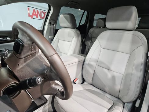 Used 2020 GMC Acadia SLT FWD image 24