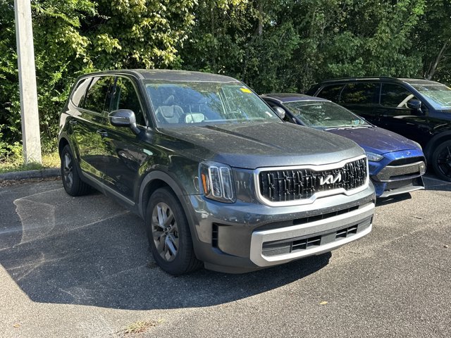 Used 2023 Kia Telluride LX FWD image 2