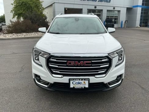 Used 2024 GMC Terrain SLT AWD/4WD image 4