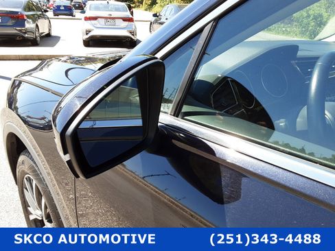 Used 2019 Volkswagen Tiguan SE w/ Panoramic Sunroof Package image 10