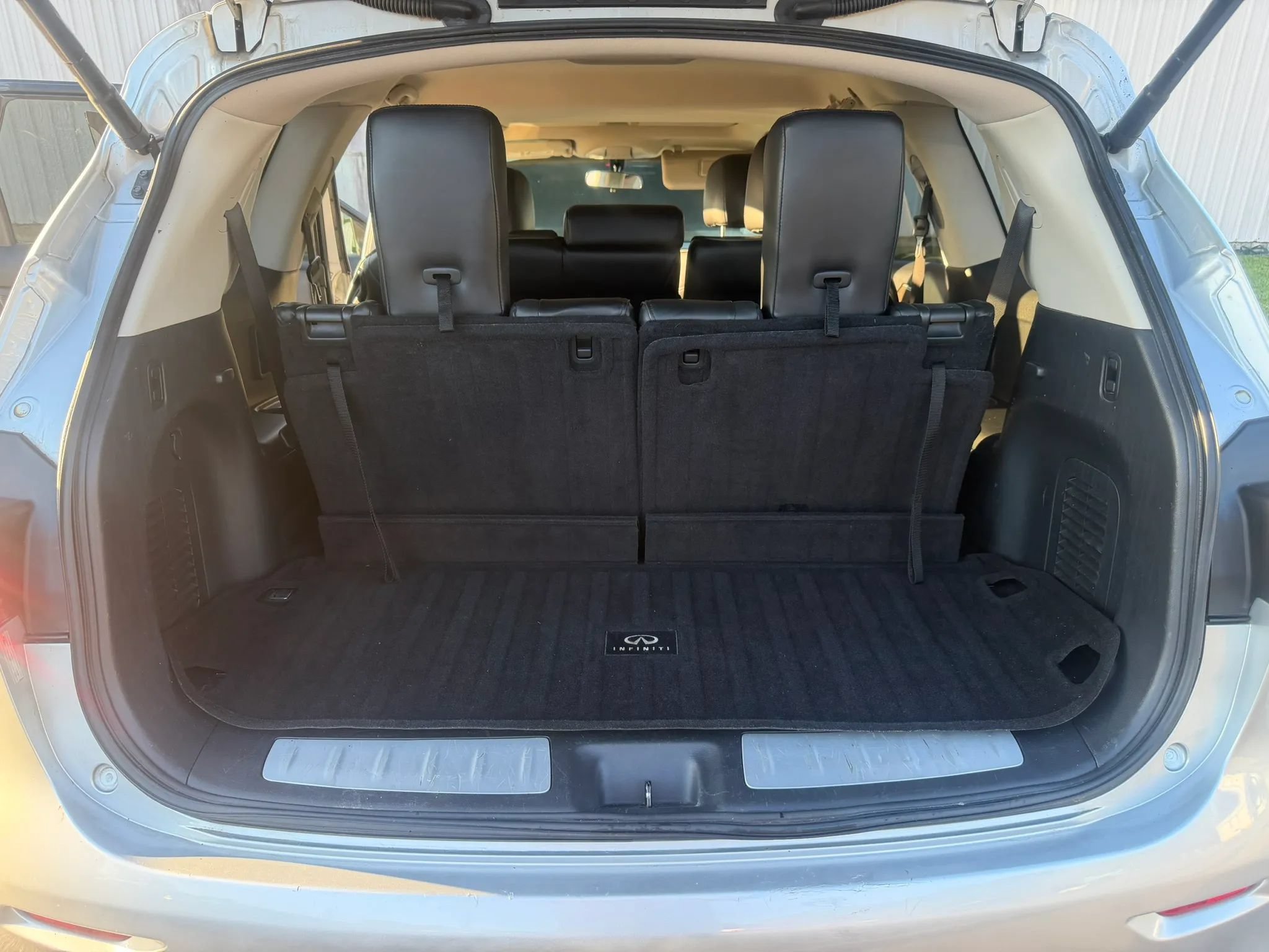 Used 2013 INFINITI JX35 FWD w/ Cargo Pkg image 17
