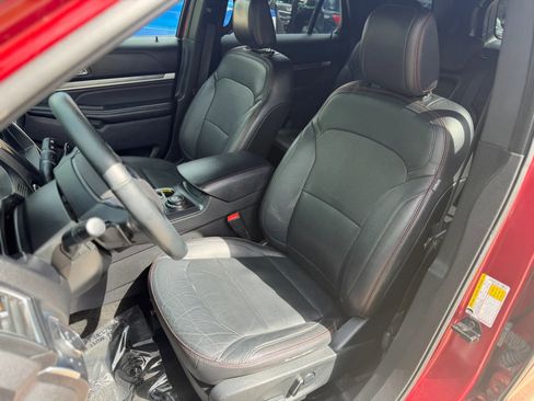Used 2018 Ford Explorer Sport AWD/4WD image 18