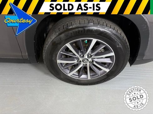 Used 2019 Toyota Highlander XLE FWD image 10