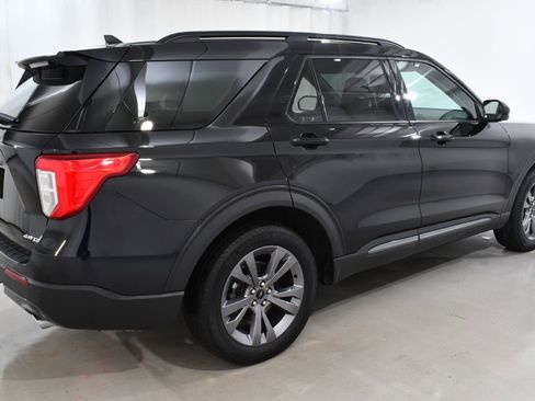Used 2022 Ford Explorer XLT w/ Equipment Group 202A image 11