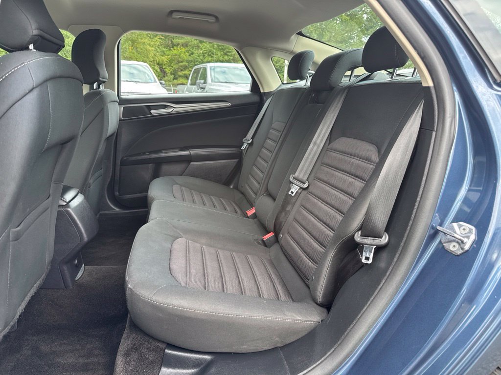 Used 2018 Ford Fusion SE FWD image 11