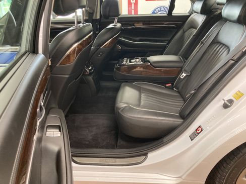 Used 2018 Genesis G90 3.3T Premium AWD/4WD image 14