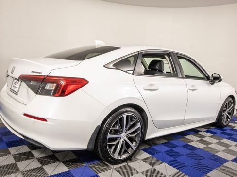 Used 2022 Honda Civic Touring image 5