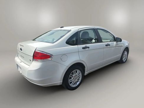 Used 2011 Ford Focus SE FWD image 5