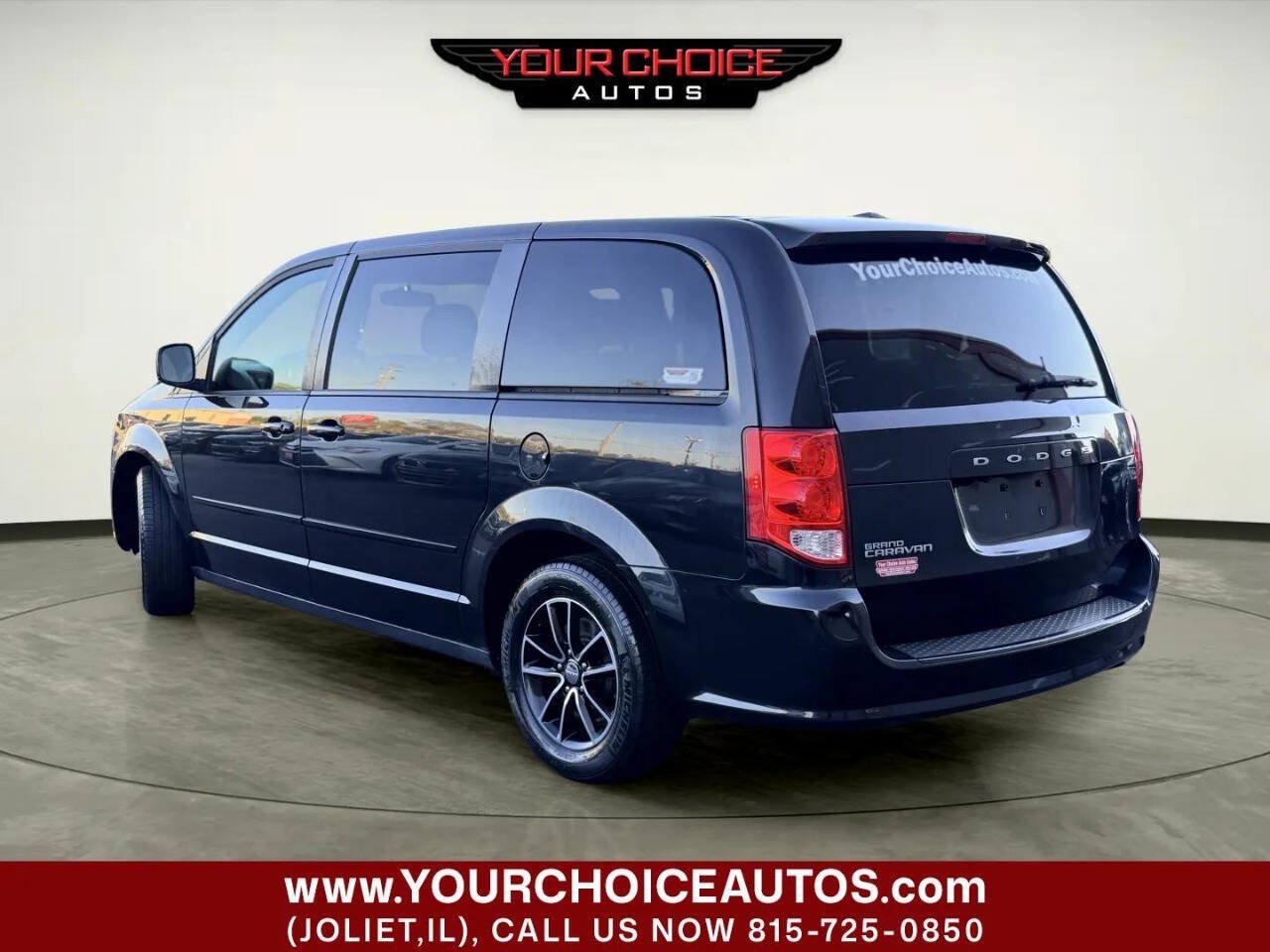 Used 2016 Dodge Grand Caravan SXT FWD image 2