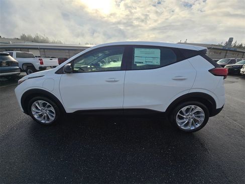 New 2027 Chevrolet Bolt LT image 6