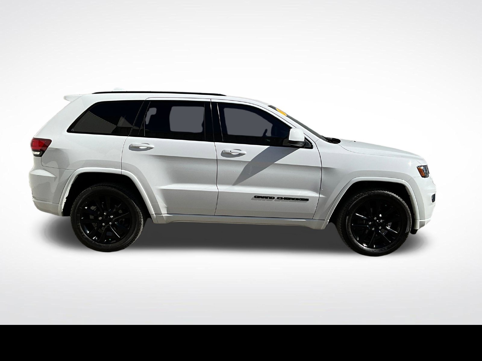 Used 2020 Jeep Grand Cherokee Altitude AWD/4WD image 6
