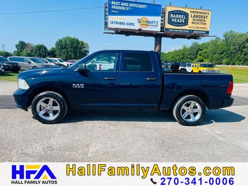 Used 2017 RAM 1500 Express AWD/4WD image 2