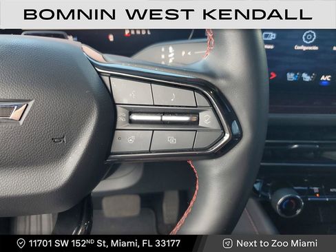 Used 2024 Chevrolet Traverse RS image 33