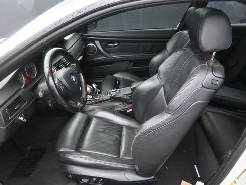 Used 2013 BMW M3 Coupe w/ Premium Pkg image 25