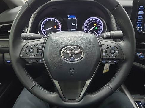 Used 2024 Toyota Camry SE image 18
