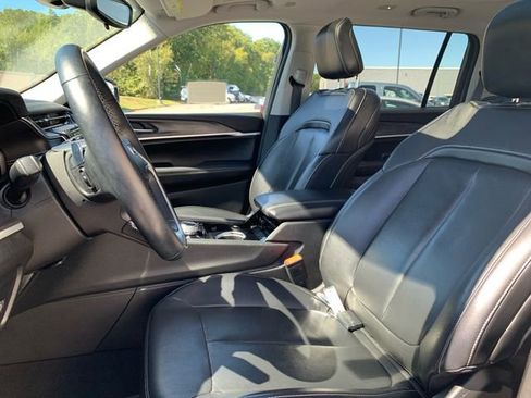 Used 2022 Jeep Grand Cherokee L Limited image 41