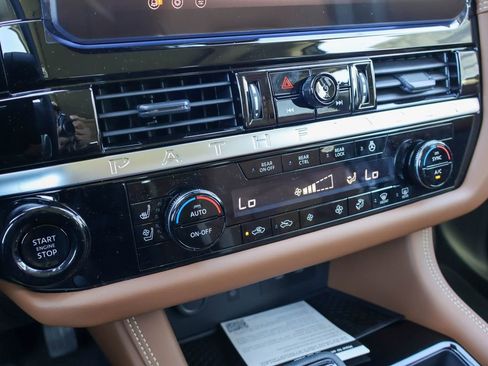 New 2026 Nissan Pathfinder Platinum image 14