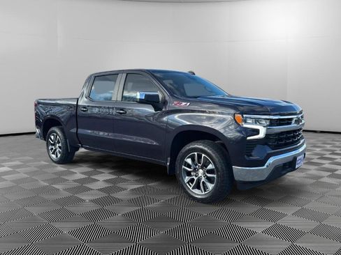 Used 2023 Chevrolet Silverado 1500 LT w/ Z71 Off-Road Package image 2