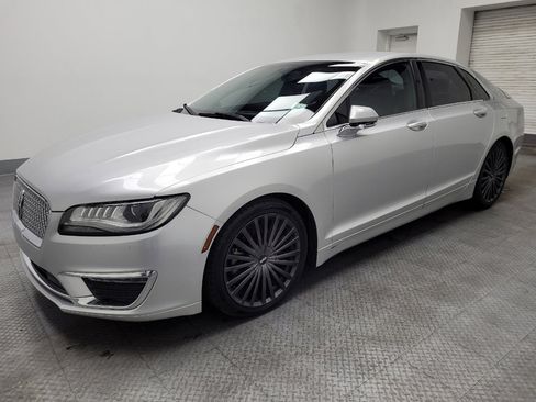 Used 2017 Lincoln MKZ Reserve image 2