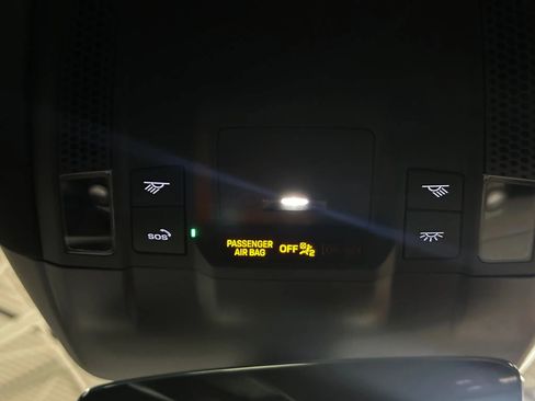 Used 2022 Porsche Taycan image 44