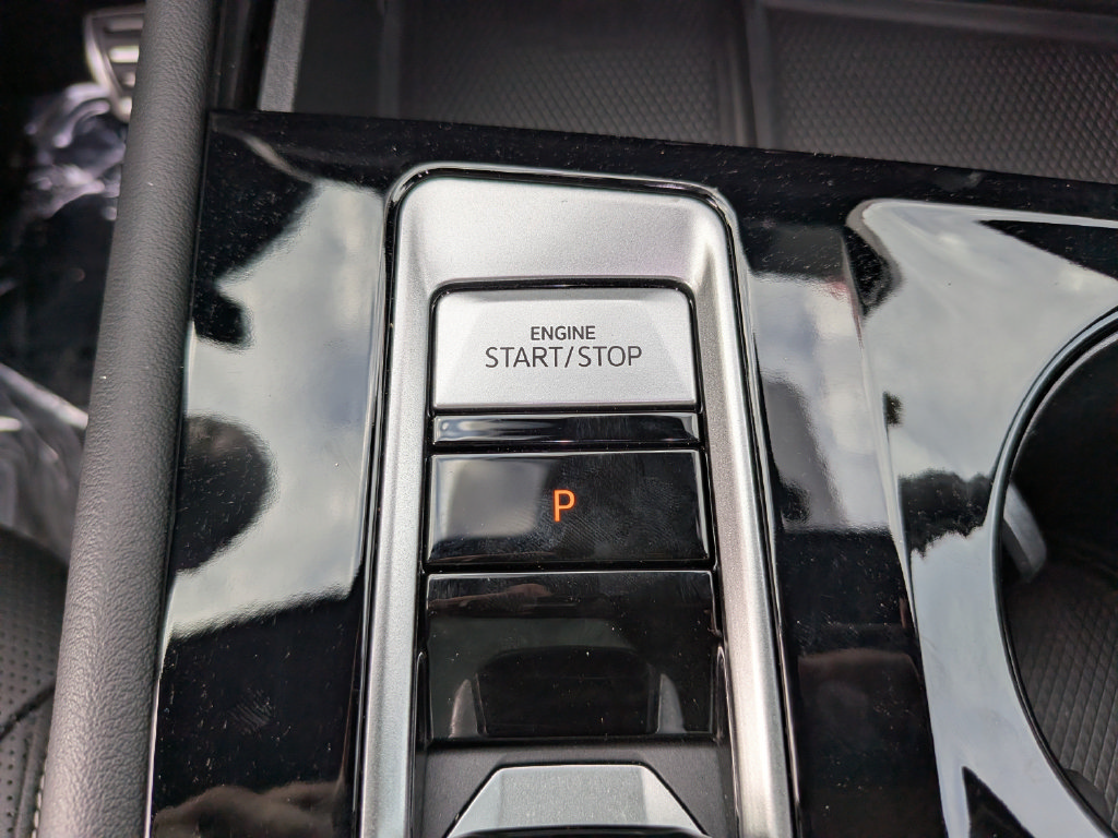 Certified 2024 Volkswagen Atlas Cross Sport SEL R-Line AWD/4WD image 27