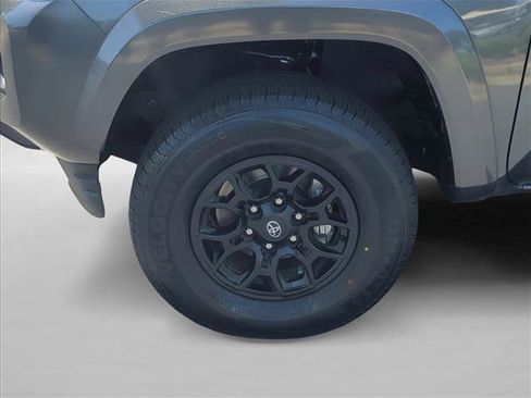 Certified 2022 Toyota Tacoma SR5 RWD image 28