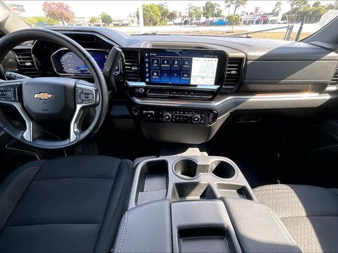 Used 2025 Chevrolet Silverado 2500 LT image 16
