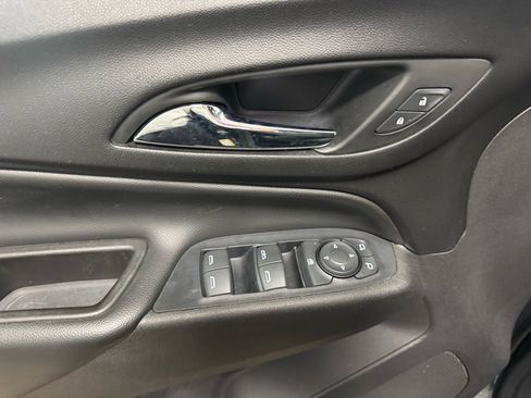 Used 2019 Chevrolet Equinox LT FWD image 18
