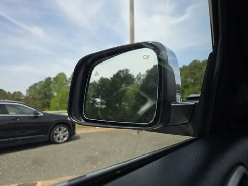 Used 2019 Jeep Grand Cherokee Limited image 25