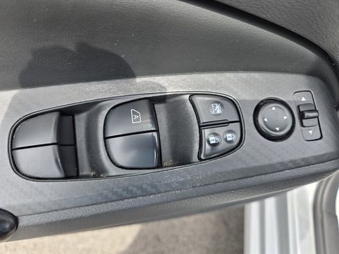 Used 2024 Nissan Altima 2.5 S FWD image 13