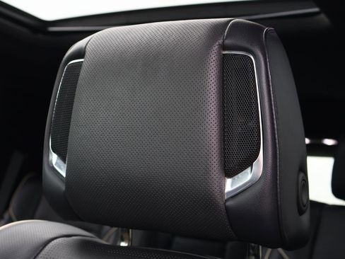 Used 2021 Cadillac Escalade Premium Luxury w/ LPO, Illumination Package image 15