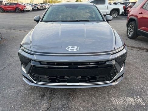Used 2025 Hyundai Sonata SEL FWD image 9