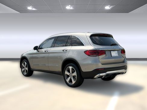 Used 2022 Mercedes-Benz GLC 300 4MATIC image 3
