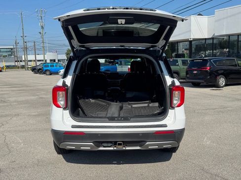 Used 2020 Ford Explorer XLT w/ Equipment Group 202A RWD image 8