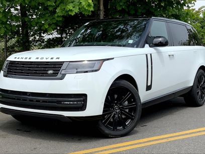 New 2025 Land Rover Range Rover Long Wheelbase SE