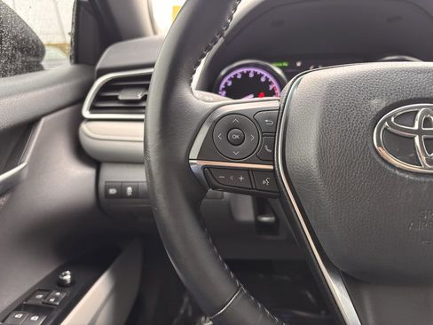 Used 2018 Toyota Camry XLE w/ Audio Package image 6