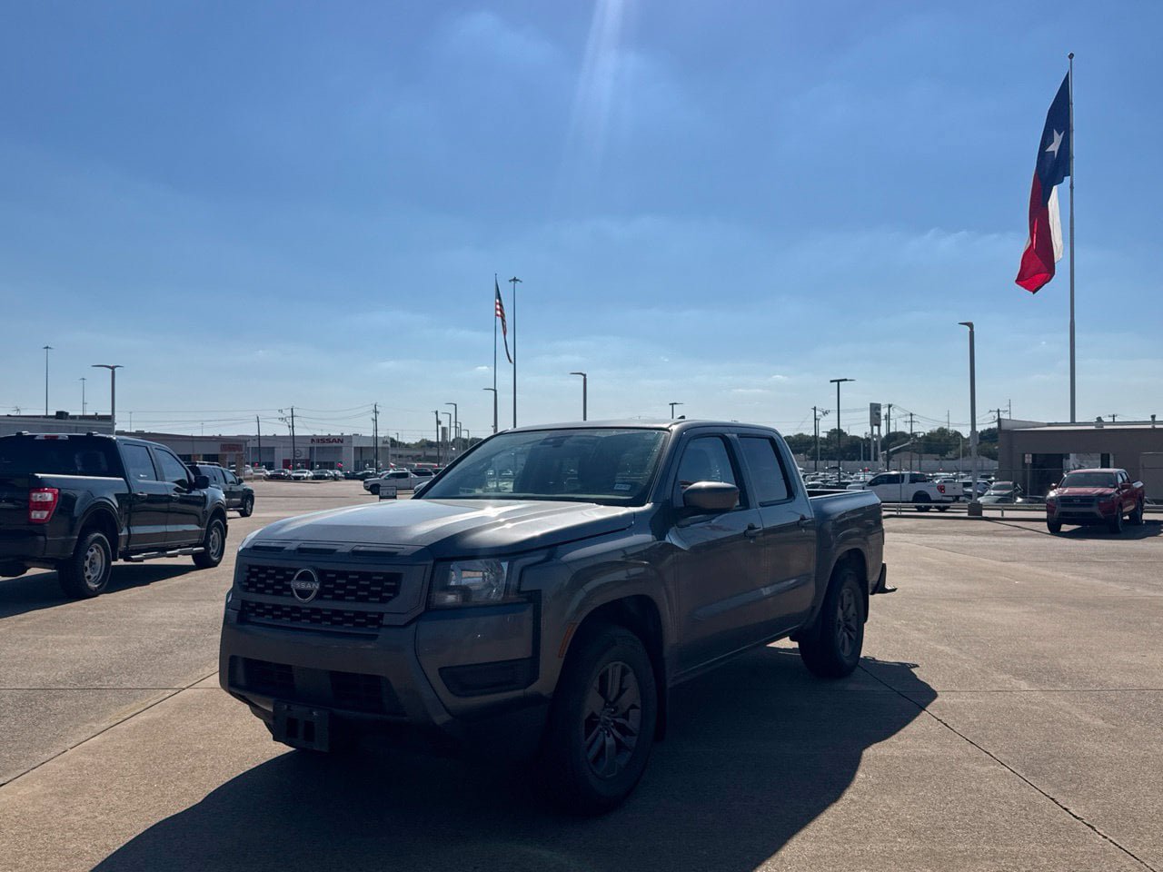 Used 2025 Nissan Frontier SV RWD image 12