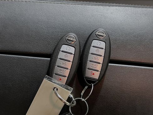 Used 2022 Nissan Rogue SV w/ SV Premium Package image 36