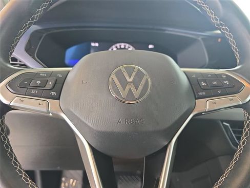 Used 2022 Volkswagen Taos SE FWD image 19