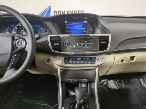 Used 2015 Honda Accord Hybrid Sedan image 17